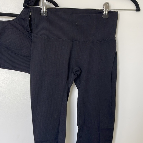 BARE ATHLETICS BARESCULPT RIBBED SEAMLESS SPORTS BRA & LEGGINGS SET ONYX BLACK - Picture 4 of 11